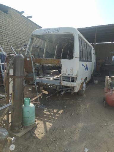 عکس تعمیرگاه سپاهان خودرو (مینی بوس)