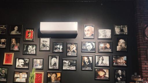 عکس کافه کتاب کاژه