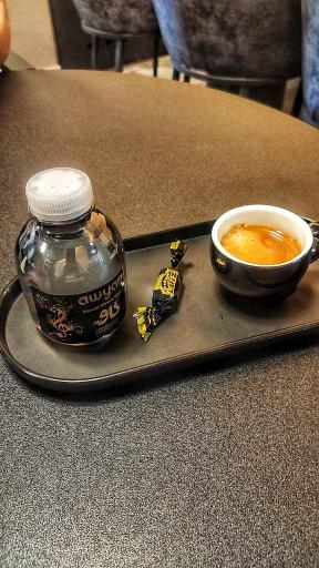 عکس کافه پیکاسو