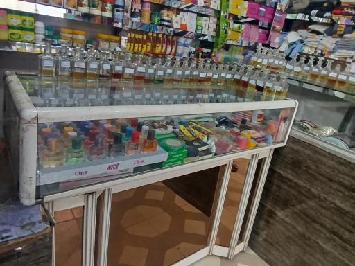 عکس خرازی و لوازم آرایشی اکیلا