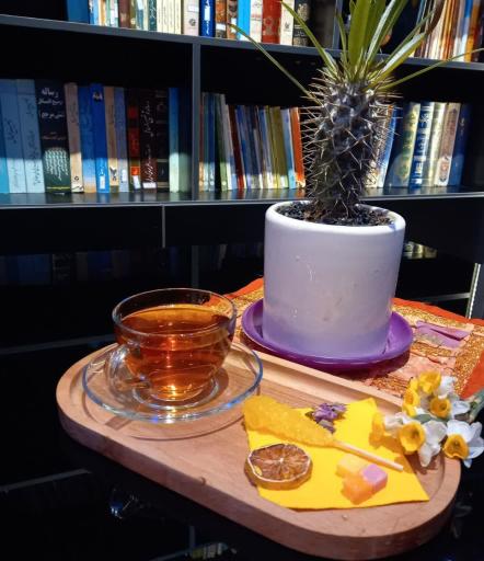 عکس کافه کتاب کاژه