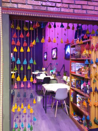 عکس کافه کتاب کاژه