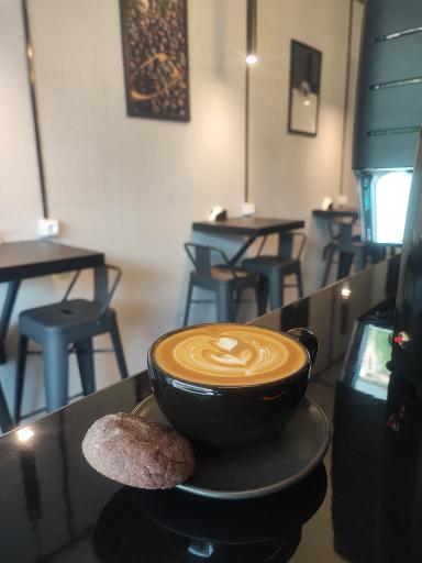 عکس کافه قهوه ی اسکاپ