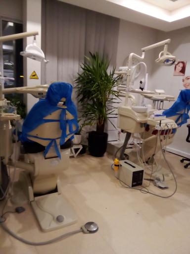 عکس مطب دندانپزشکی دکتر سحرخیز