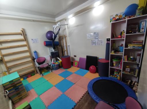 عکس کار درمانی و گفتار درمانی شفا مهر