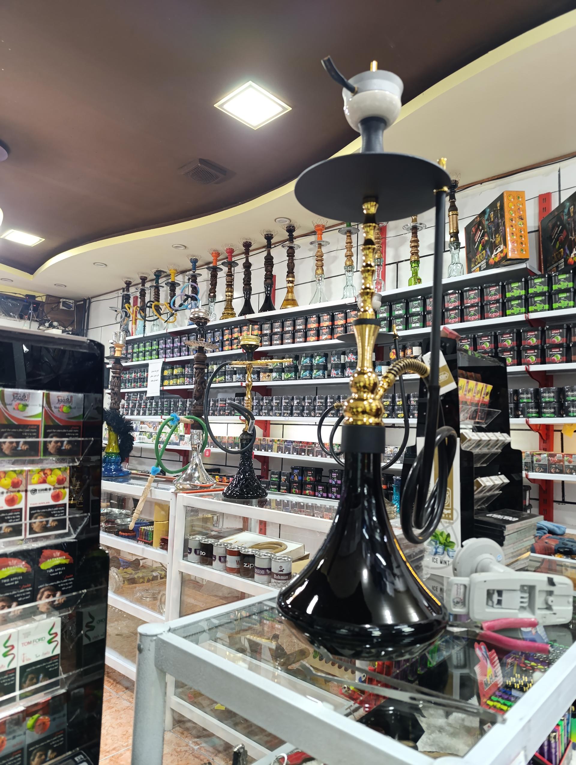 عکس فروشگاه دخانیات 