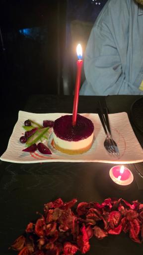 عکس کافه رستوران زعفرون