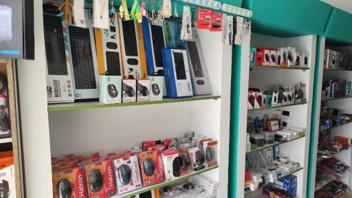 عکس تعمیرات و خدمات کامپیوتری محسن