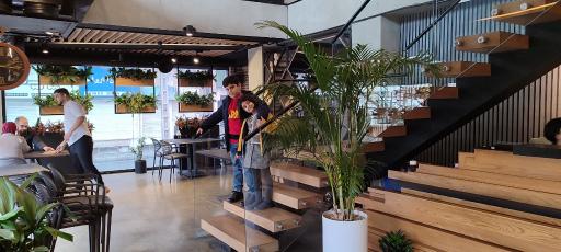 عکس کافه رستوران زعفرون