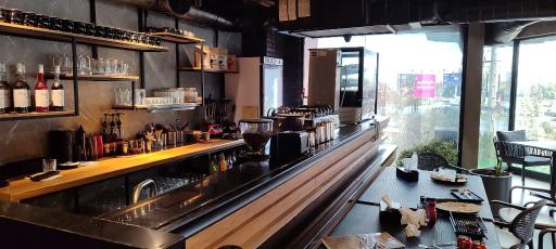 عکس کافه رستوران زعفرون