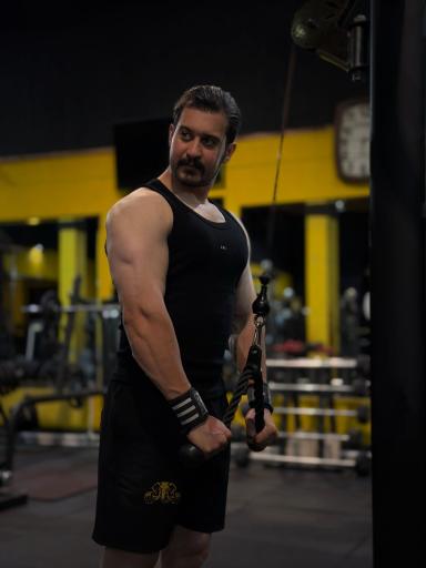 عکس باشگاه بدنسازی عاج