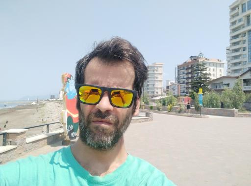 عکس ساحل کریم آباد