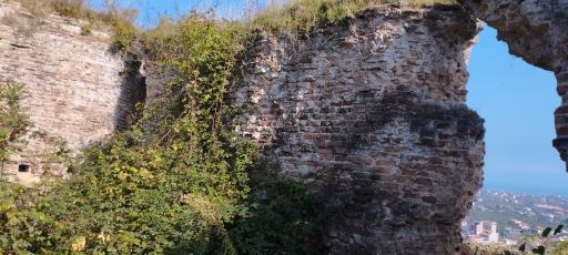 عکس قلعه باستانی صلصال لیسار