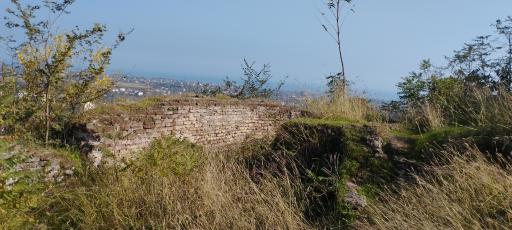 عکس قلعه باستانی صلصال لیسار