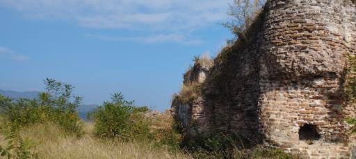 عکس قلعه باستانی صلصال لیسار