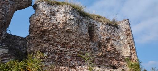 عکس قلعه باستانی صلصال لیسار