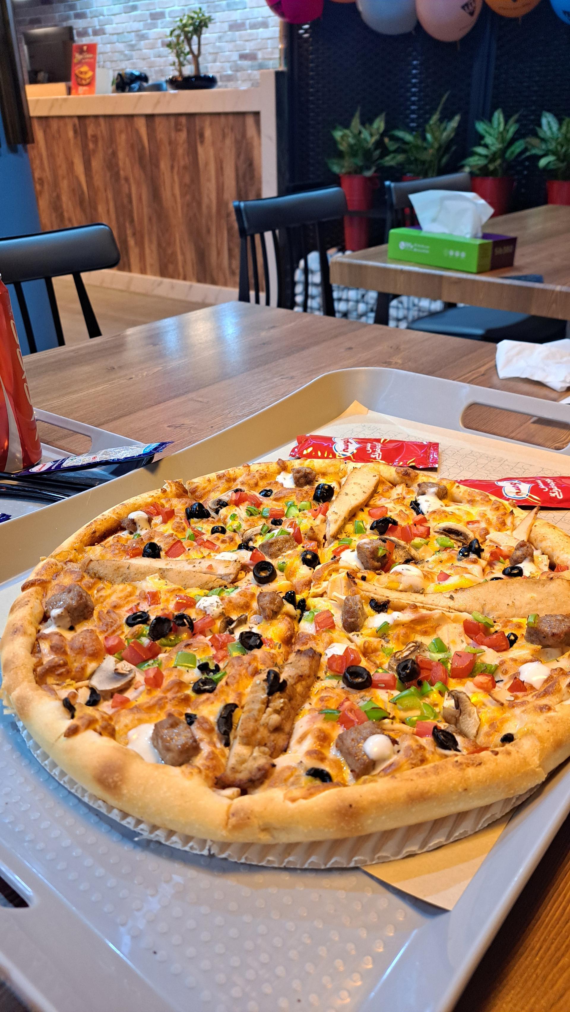 عکس پیتزا خونه شعبه 1 شعبه فارغ التحصیلان