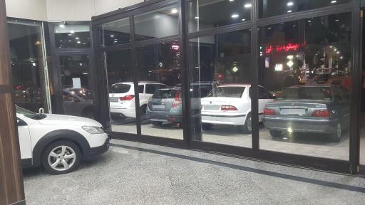 عکس نمایشگاه اتومبیل خیری