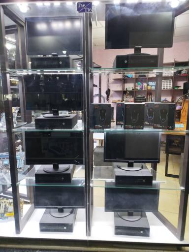 عکس فروشگاه کامپیوتر بناتِک
