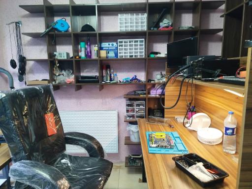 عکس فروشگاه کامپیوتر بناتِک