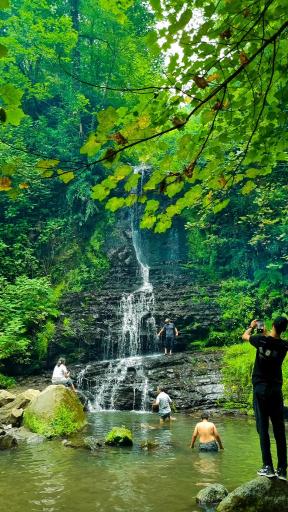 عکس آبشار زمرد حویق