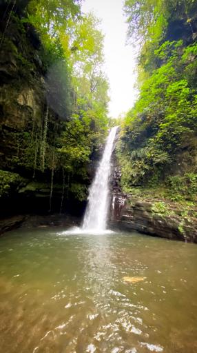 عکس آبشار زمرد حویق