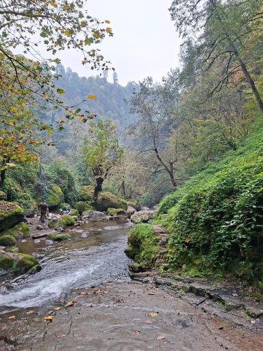 عکس آبشار زمرد حویق