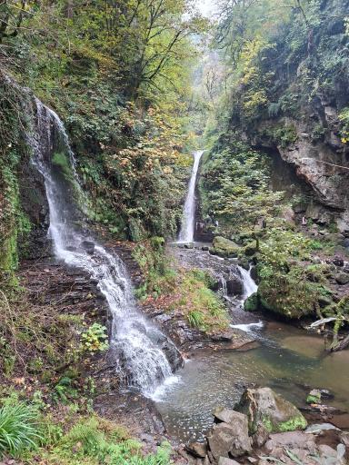 عکس آبشار زمرد حویق