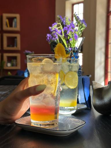 عکس کافه کتاب جوهر