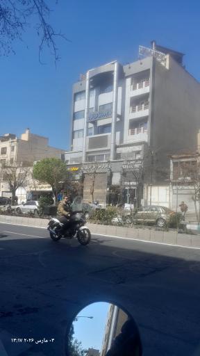 عکس بازار موبایل شرق