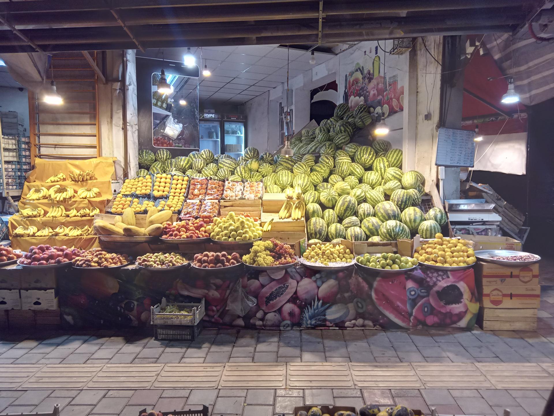 عکس میوه فروشی ارزانی