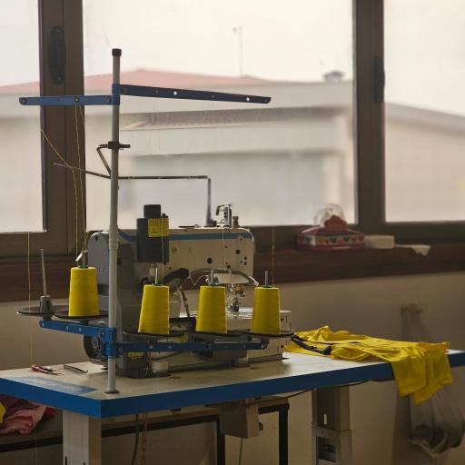 عکس تولیدی پوشاک ورزشی کاپوش 