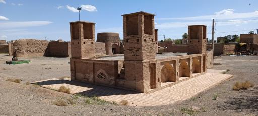 عکس آب انبار رباط کوهپایه