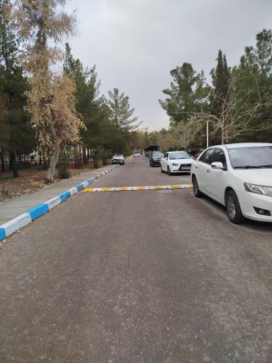 عکس پارکینگ عمومی بیمارستان غرضی