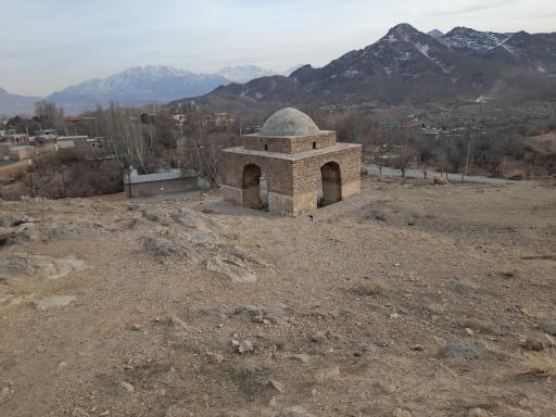 عکس چارتاقی زیگورات (آتشکده نیاسر)