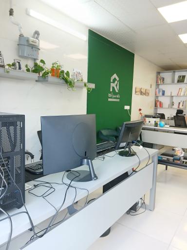 عکس دفتر مهندسی آکا
