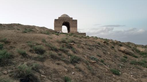 عکس 8 — چارتاقی زیگورات (آتشکده نیاسر)