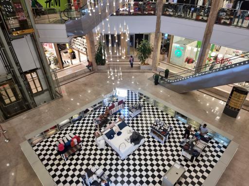 عکس مرکز برندینگ کوروش