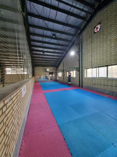 عکس سالن ورزشی امیرالمومنین جاجرود