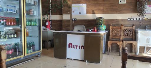 عکس غذای بیرون بر لاوین