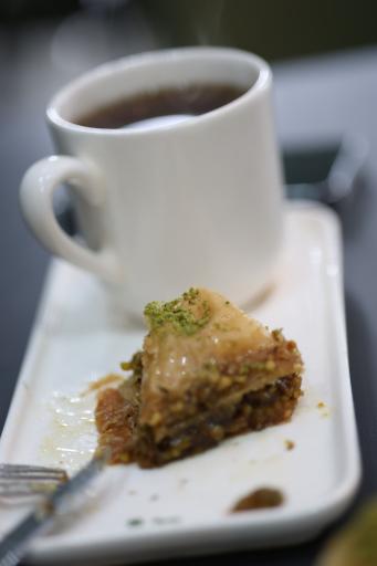 عکس کافه باقلوای یئنی