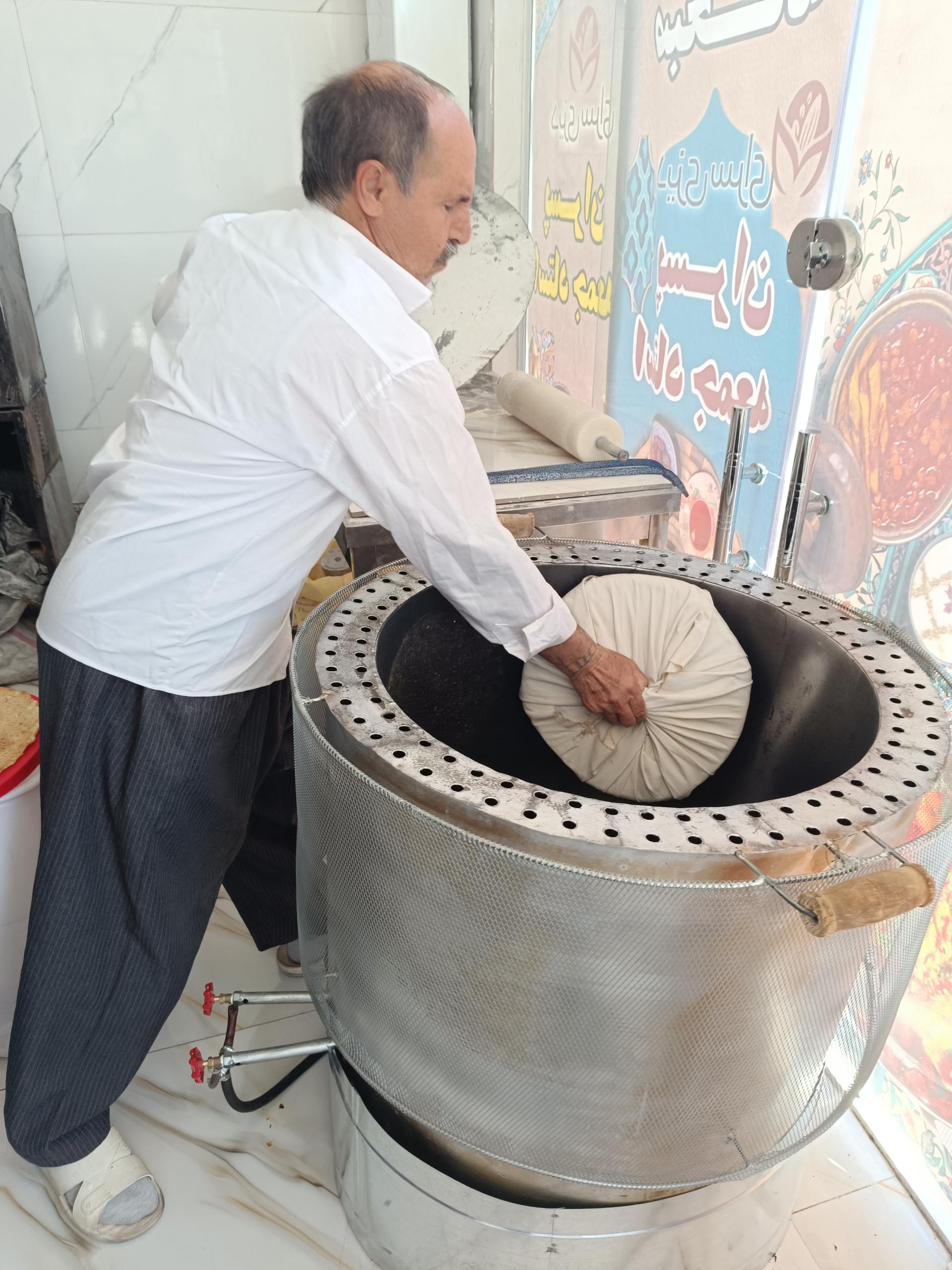 عکس کبابسرای پسران استاد جمعه