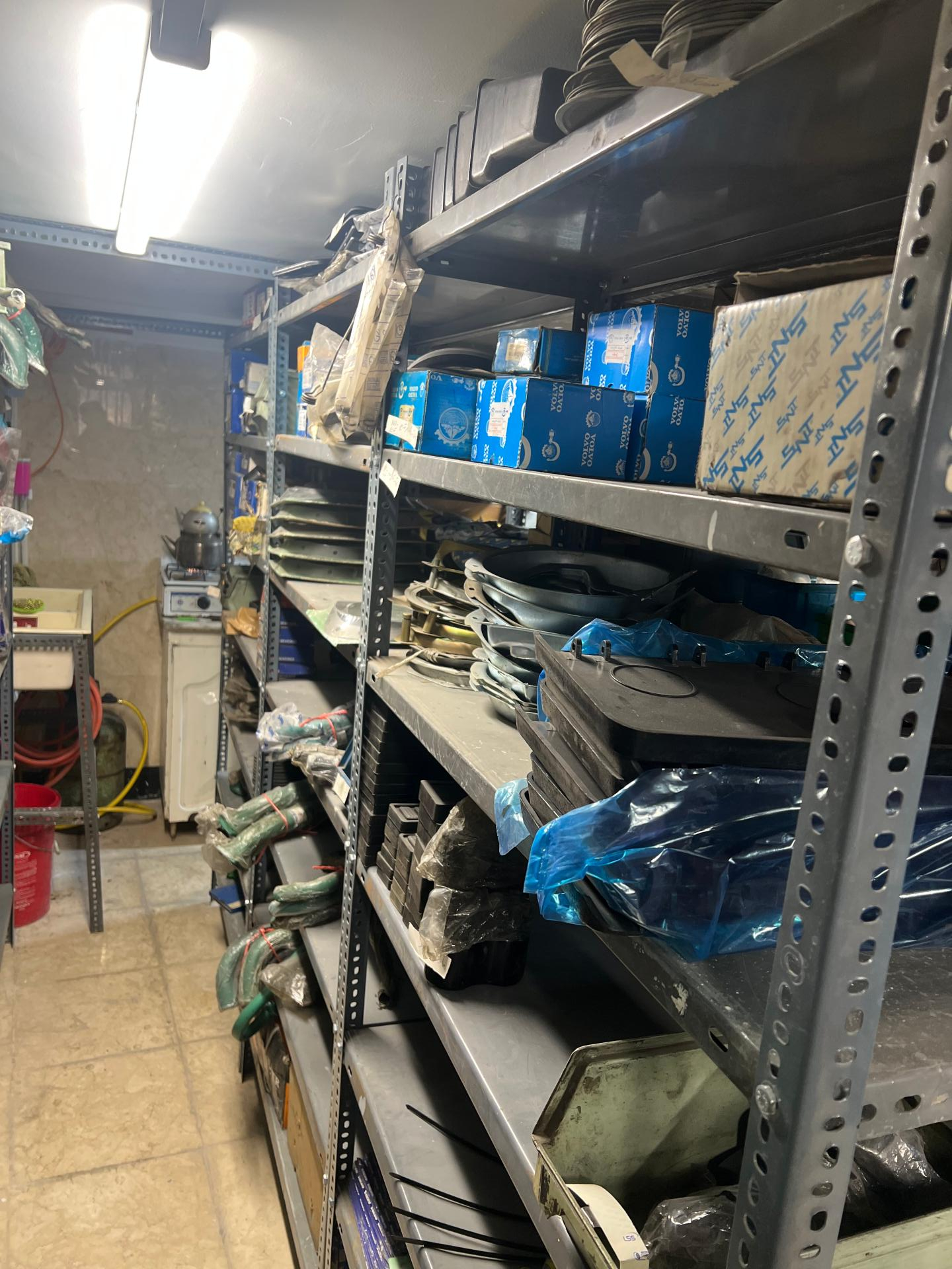 عکس فروشگاه ولوو