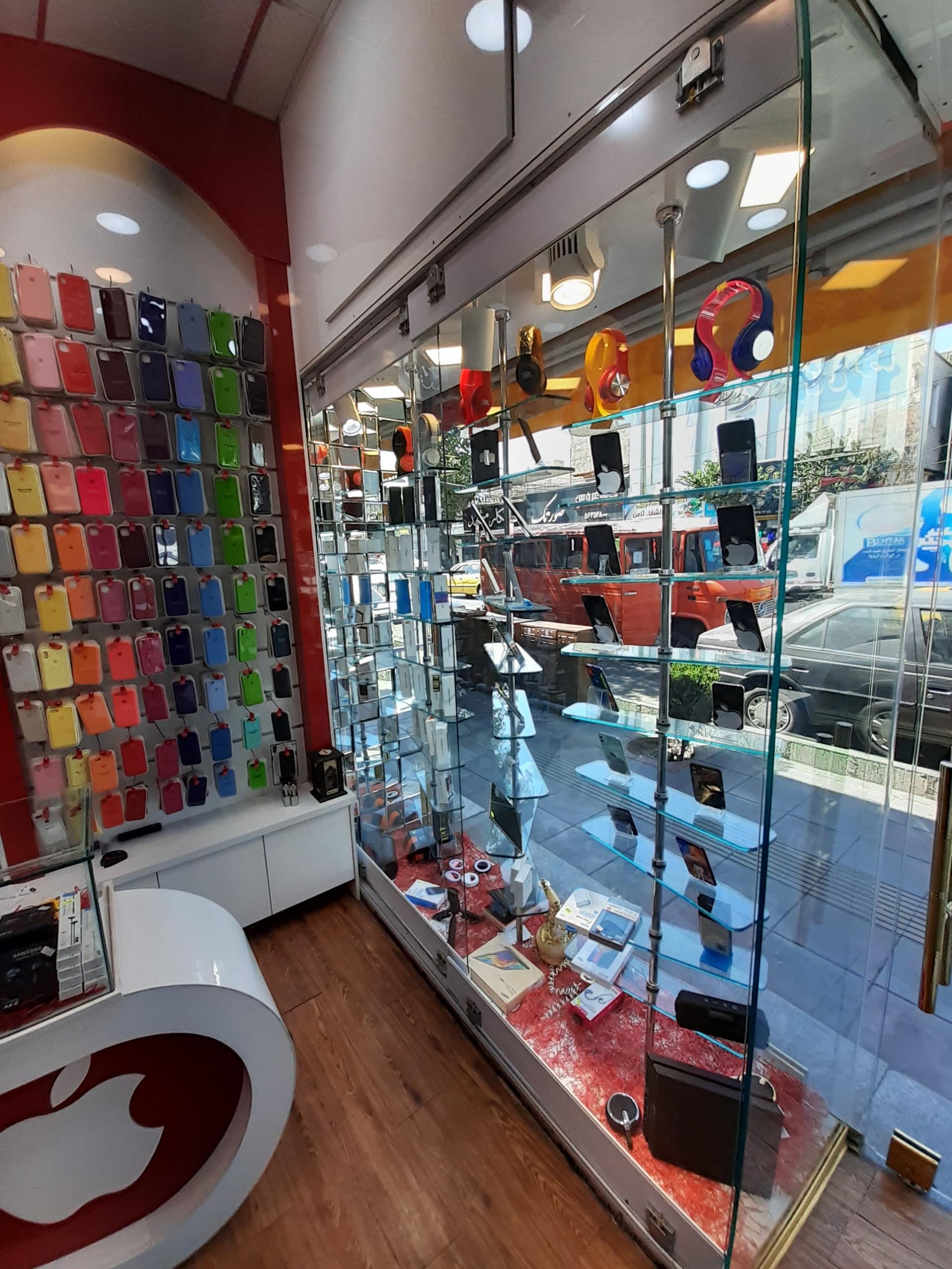 عکس فروشگاه موبایل رضایی