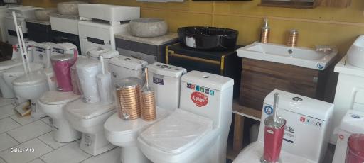 عکس فروشگاه لوازم بهداشتی ساختمان سجادی