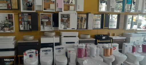 عکس فروشگاه لوازم بهداشتی ساختمان سجادی