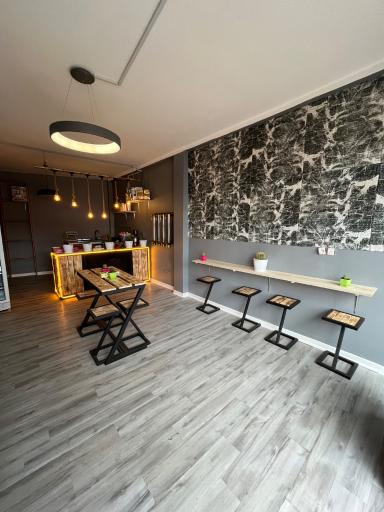 عکس شیرینی سرا و کافه ونوشه