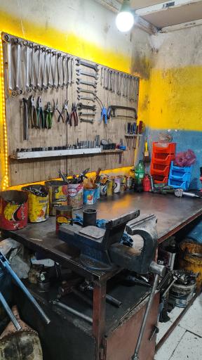 عکس جلوبندی سازی و تعمیر کمک فنر رضا