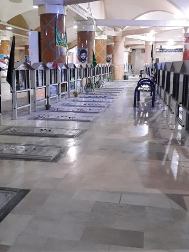 عکس گلزار شهدای بهشت صادق