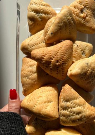 عکس کلوچه خرمایی مکسان